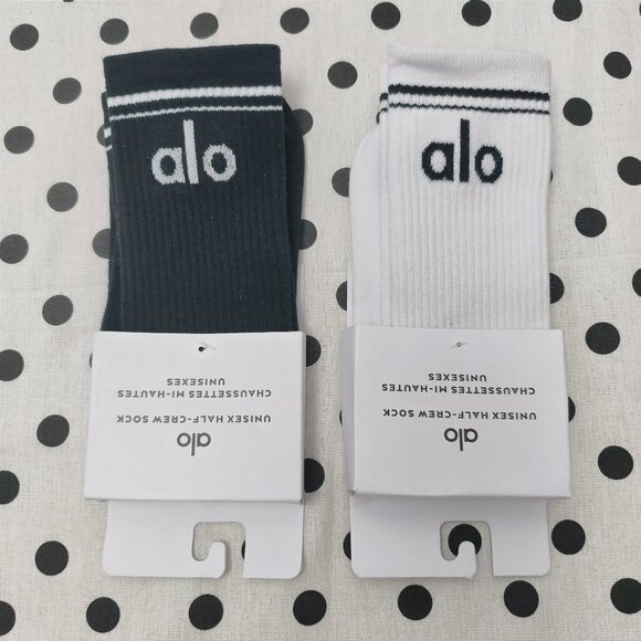 ALO Yoga Accessories - NWT ALO Yoga Throwback Sock - 2 Pairs